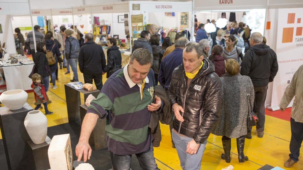 Uno de los espacios de la Fira d’Artistes de Tàrrega destinado a la escultura.