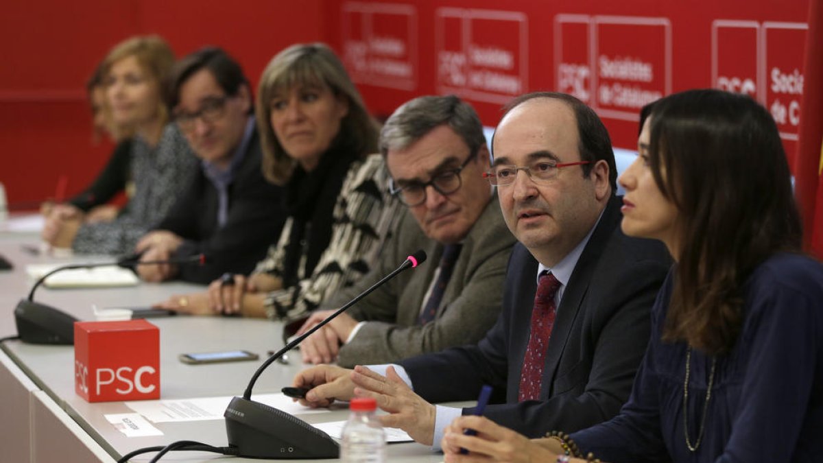 Ros, Iceta i Parlon, ahir en la primera reunió de la nova comissió executiva del PSC.