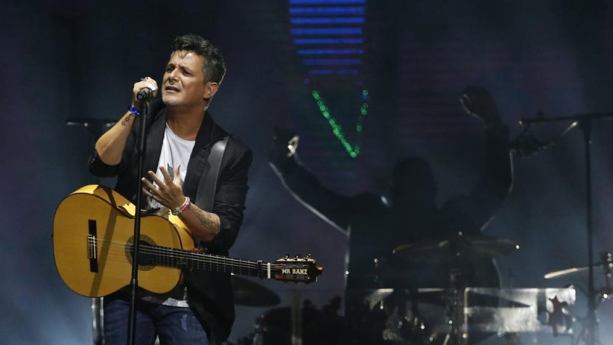 El cantant madrileny, en el recital que va oferir dilluns a la nit.