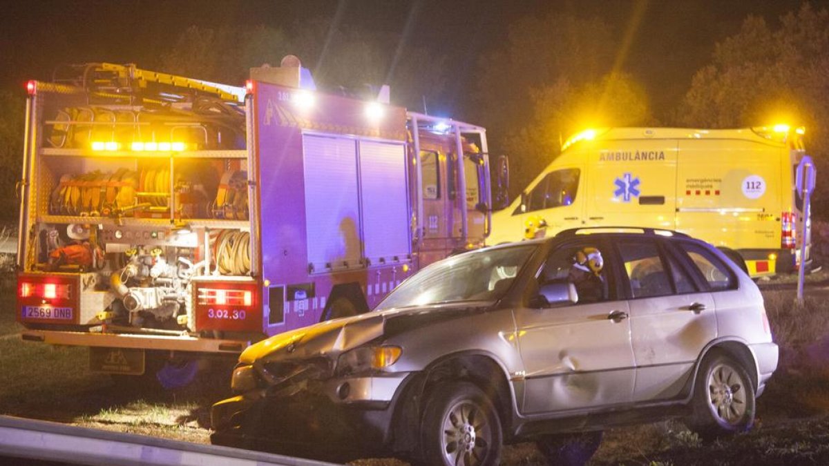Un dels dos vehicles implicats en la col·lisió frontal d’ahir a Preixens.