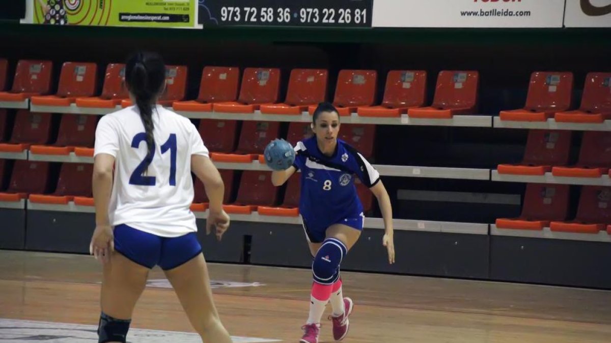 Inma Soto, en una acció del partit de diumenge passat.