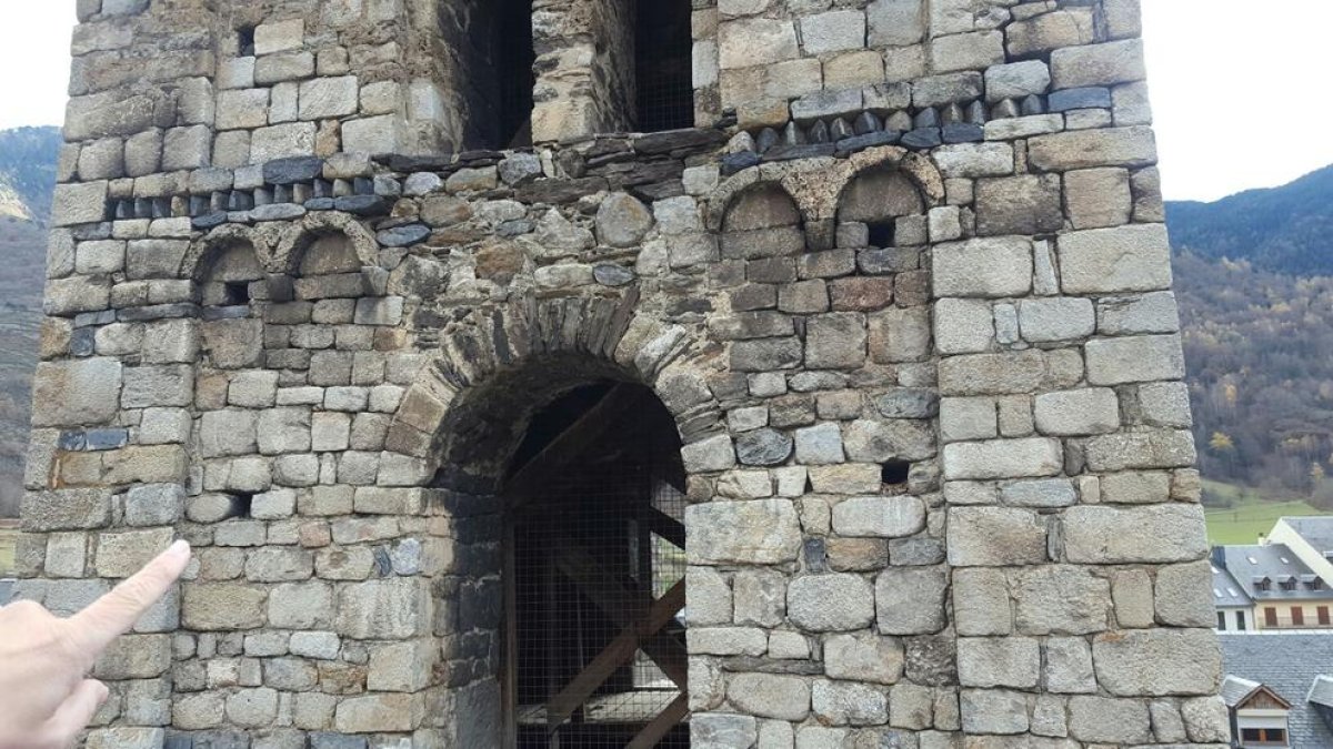 Las grietas del campanario se detectaron en una visita a la restauración de la cubierta.