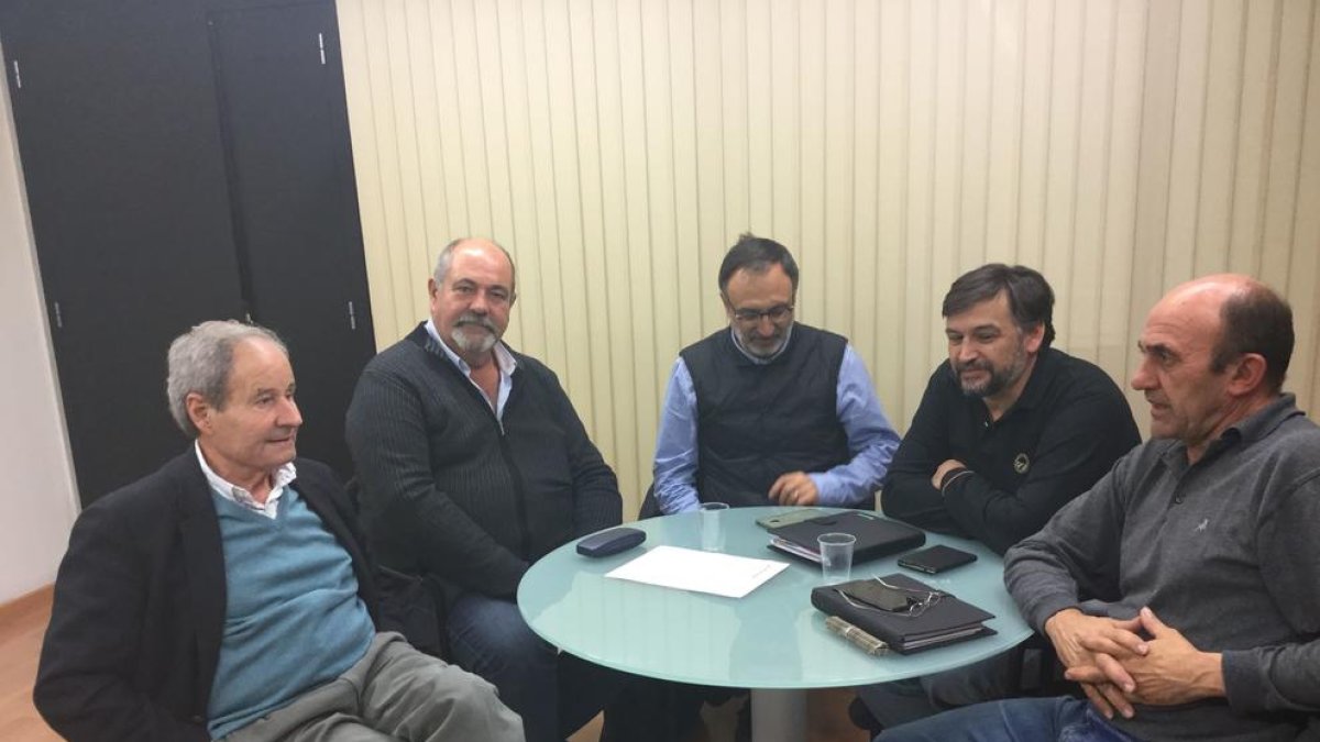 Llorens, reunido ayer con los dirigentes de UP.