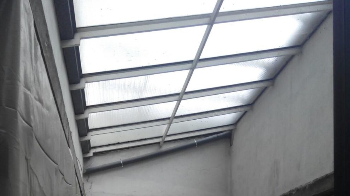 La claraboia del Palau Montcada on es fan les obres.