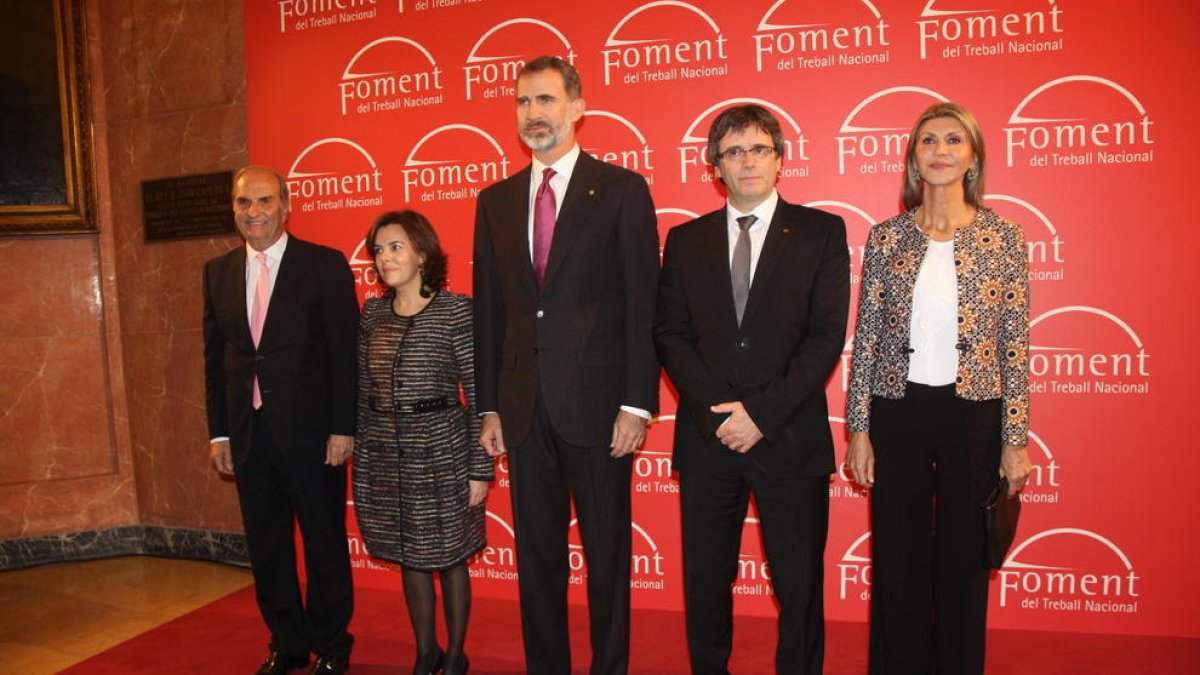 Montellà, Santamaría, Felipe VI, Puigdemont y Llanos de Luna.