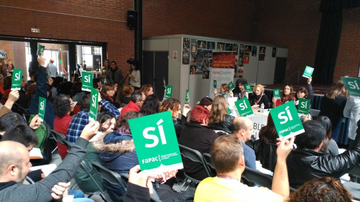 Becas comedor para todos los alumnos necesitados y eliminar la segregación escolar, prioridades de las Ampas catalanas