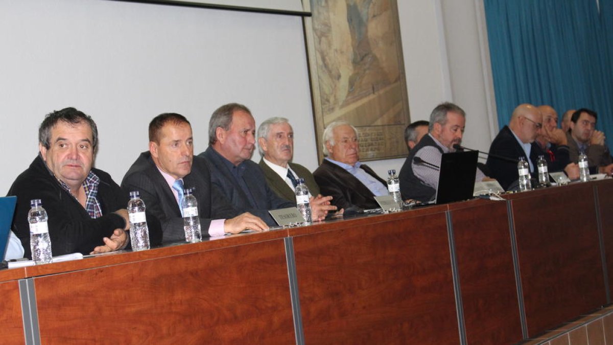 L’assemblea de regants es va reunir ahir a Binèfar.