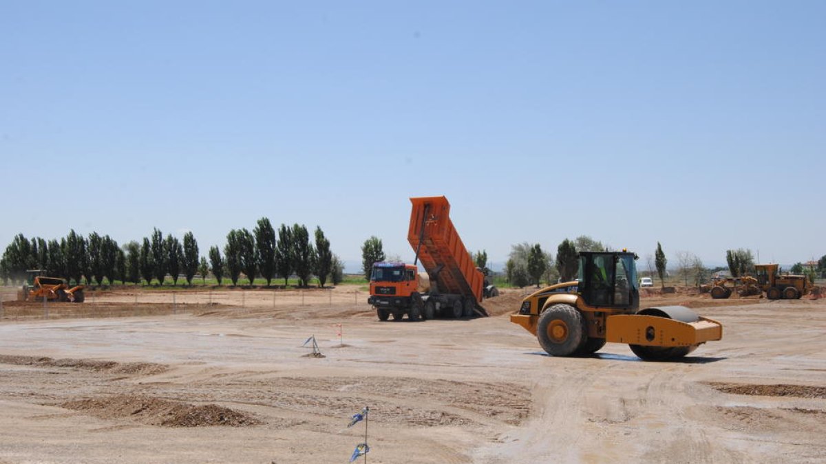 Las obras en el polígono Vinyes del Mig de Bell-lloc d’Urgell.