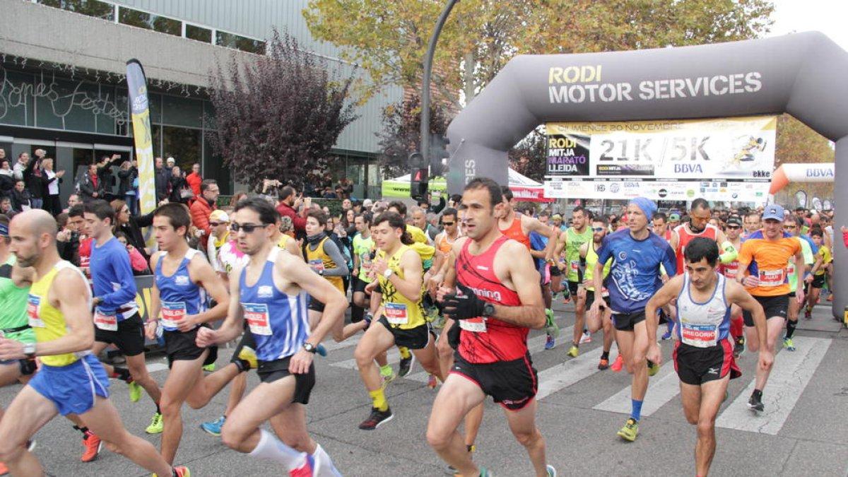 El gimnasio Ekke fue el organizador de la Mitja Marató Memorial Juanjo Garra, que contó con cerca de un millar de participantes.