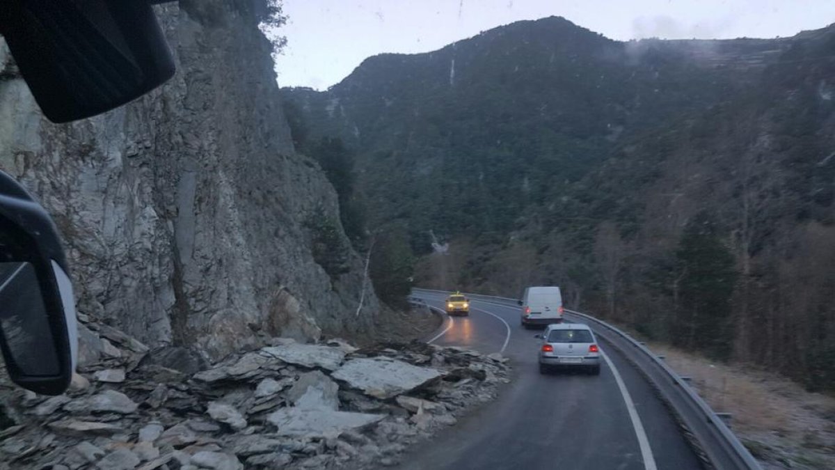 Camions parats dilluns al Pont de Suert per l’accident.