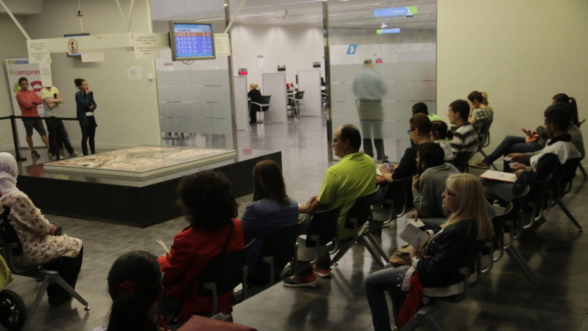 El perfil del nou ocupat: Catalana, universitària i major de 25