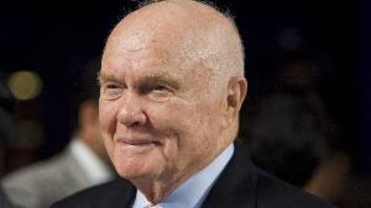 Muere John Glenn, el primer estadounidense en orbitar alrededor de la Tierra