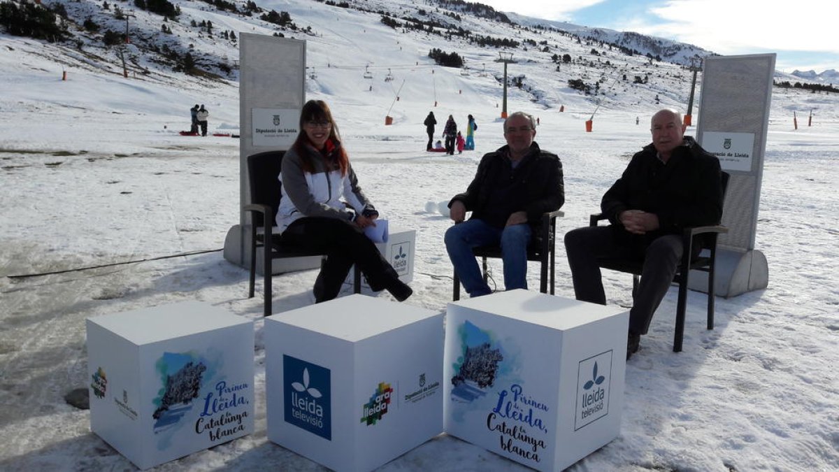 Mariví Chacón, a Baqueira amb Joan Reñé i Carlos Barrera.
