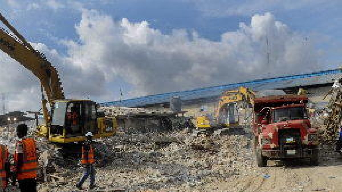 Almenys 60 morts després d’esfondrar-se el sostre d’una església a Nigèria