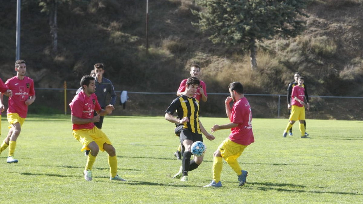 L’Alcoletge, en una foto d’arxiu, va fer un bon partit davant del líder de la categoria.