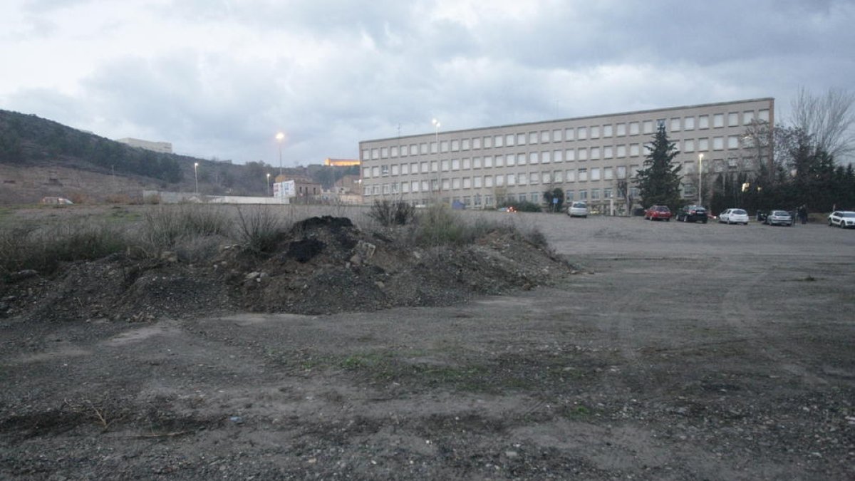 El solar donde está proyectado el centro comercial Vallrufea.