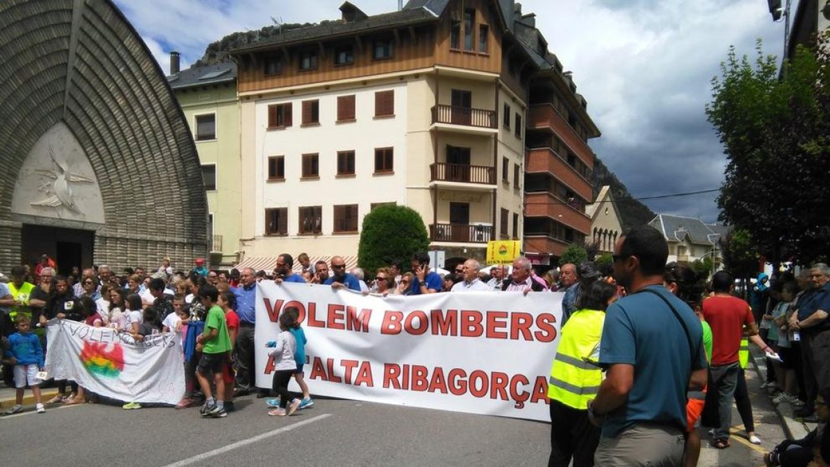 Interior salva ‘in extremis’ el tancament del parc del Pont després d’una protesta