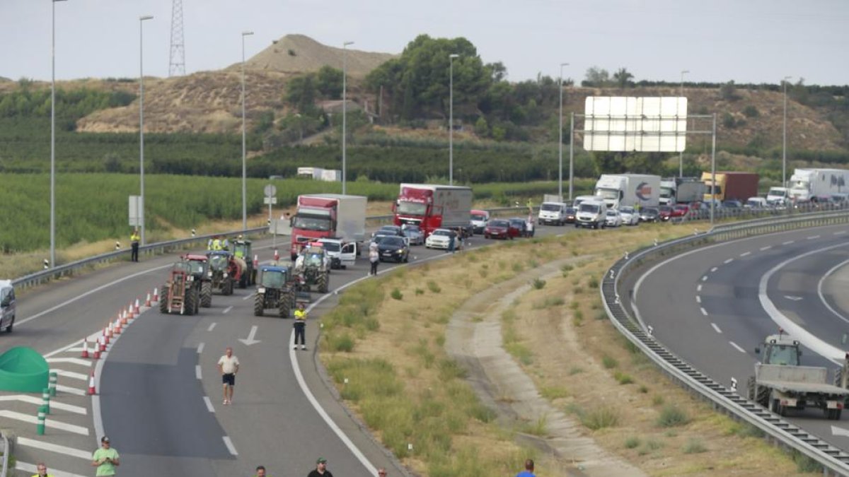 Foto de la protesta de divendres de productors de la vall de l’Ebre.