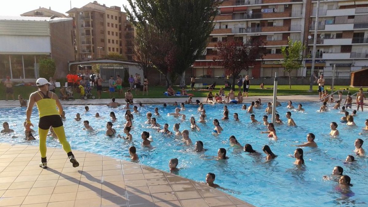 Un nen de 7 anys, a punt d'ofegar-se a la piscina de Mollerussa