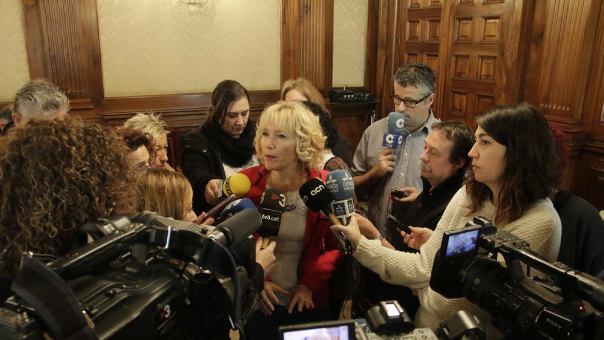 La subdelegada del Govern a Lleida, Inma Manso, ahir durant l’esmorzar amb la premsa.