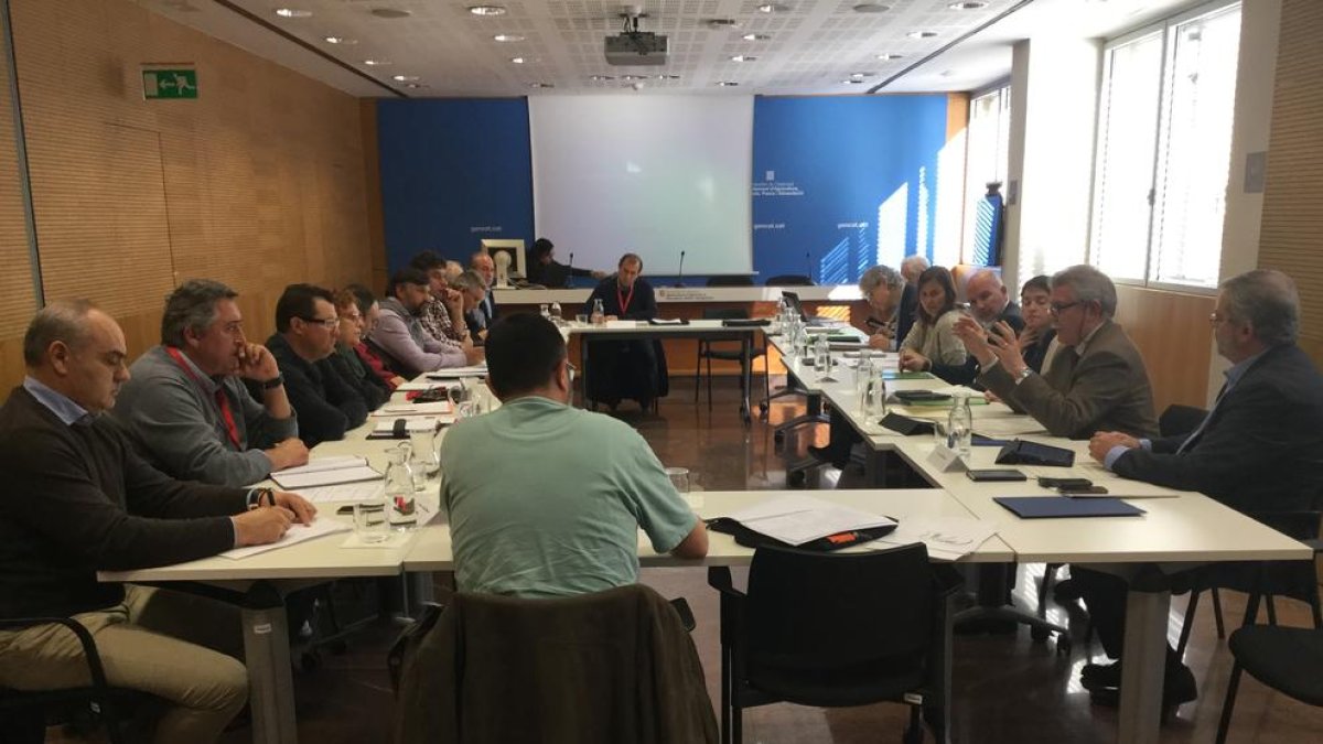 Un moment de la reunió de la Taula Sectorial Agrària celebrada ahir a Barcelona.