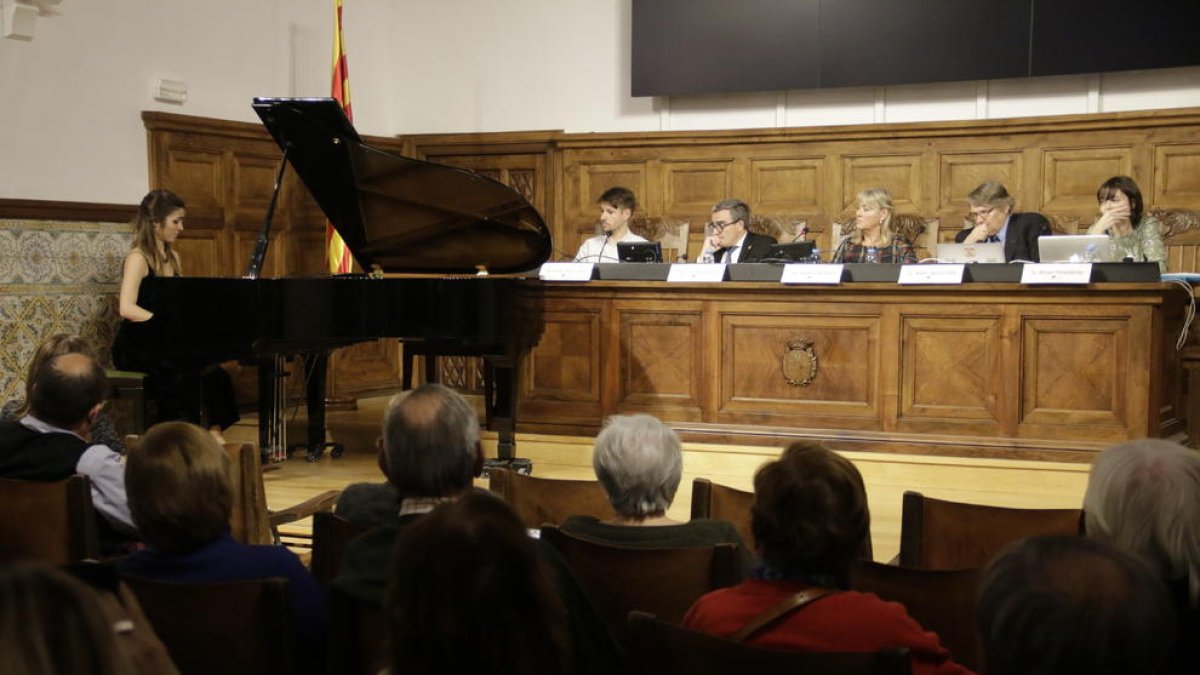 Un moment de l’acte emmarcat en l’Any Granados que va tenir lloc ahir a l’Aula Magna de l’IEI.