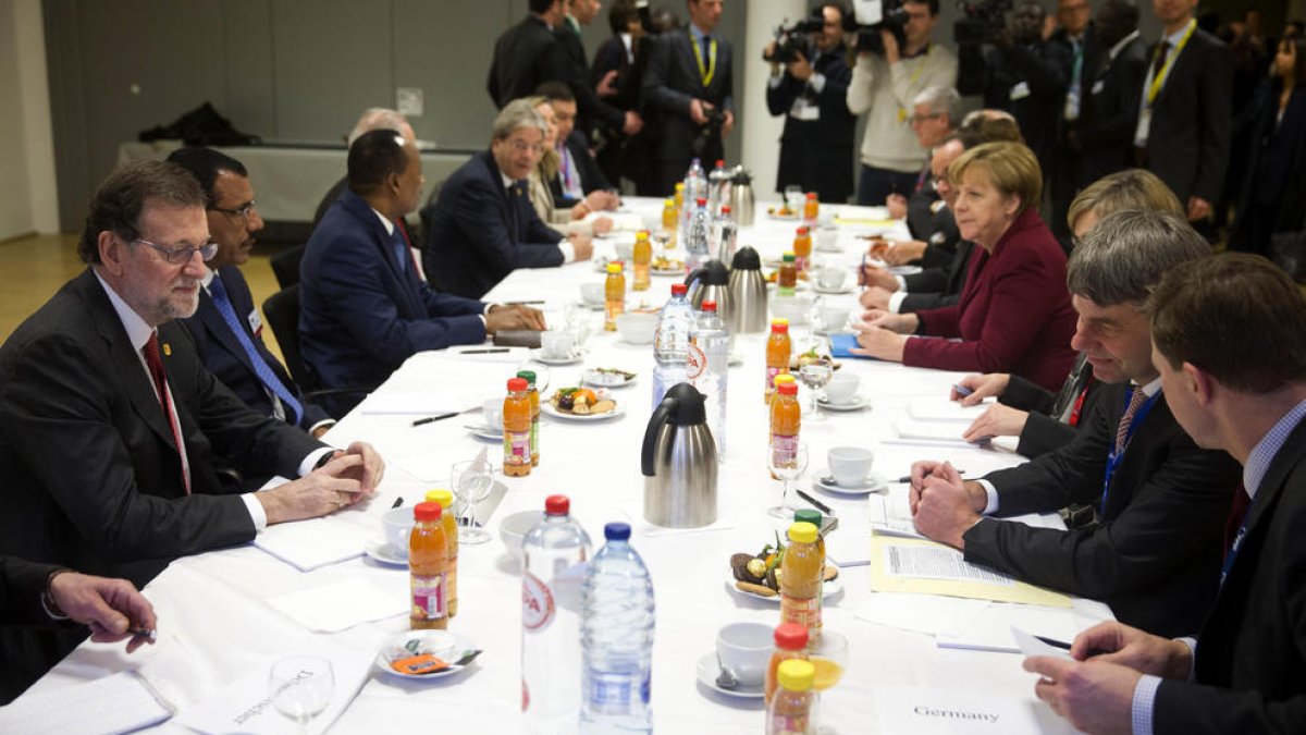 Rajoy i Merkel, entre d’altres, a la reunió d’ahir a Brussel·les.