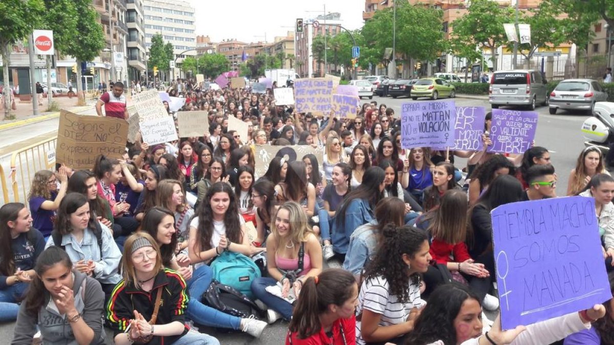 Manifestació d'estudiants contra la sentència de la Manada