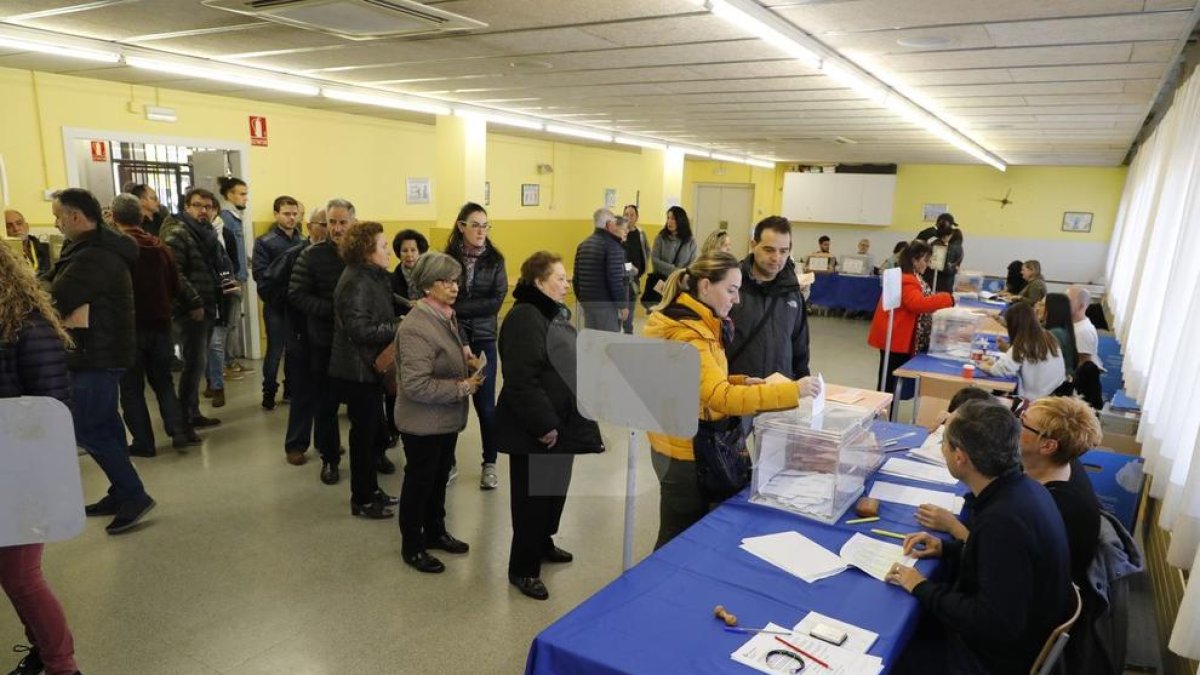 Imatge d'arxiu d'un col·legi electoral a la ciutat de Lleida durant les eleccions del 10 de novembre del 2019.