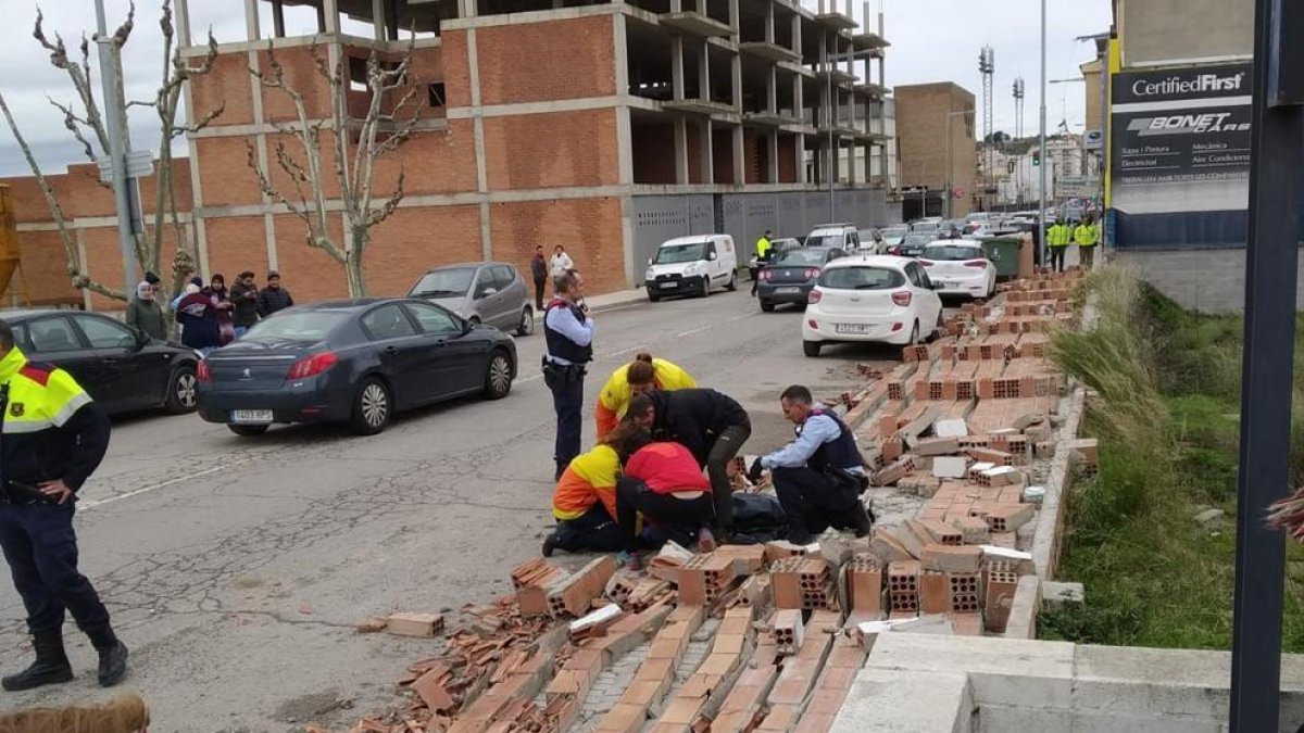 El mur caigut a Balaguer que va ferir una dona.
