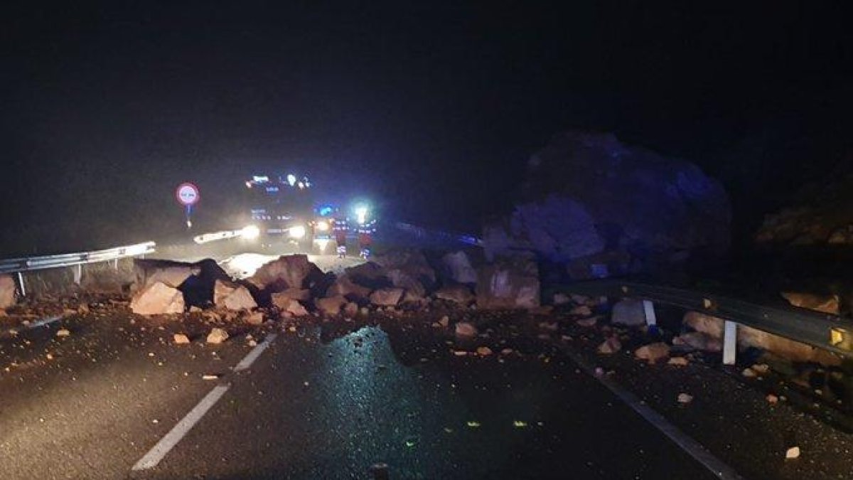 Continuen tallades la C-12 a Balaguer, LP-7041 entre Aitona i Soses i N-141F a les Oluges per esllavissades