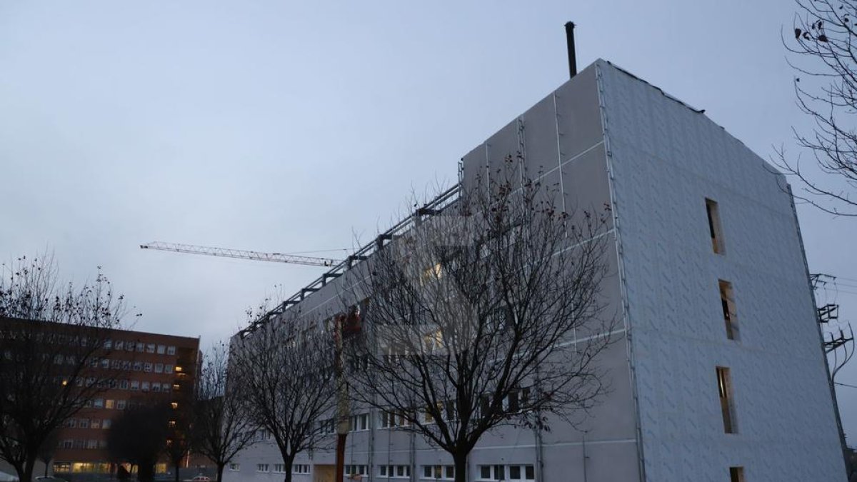 Obres de l'edifici annex de l'hospital Arnau de Vilanova de Lleida