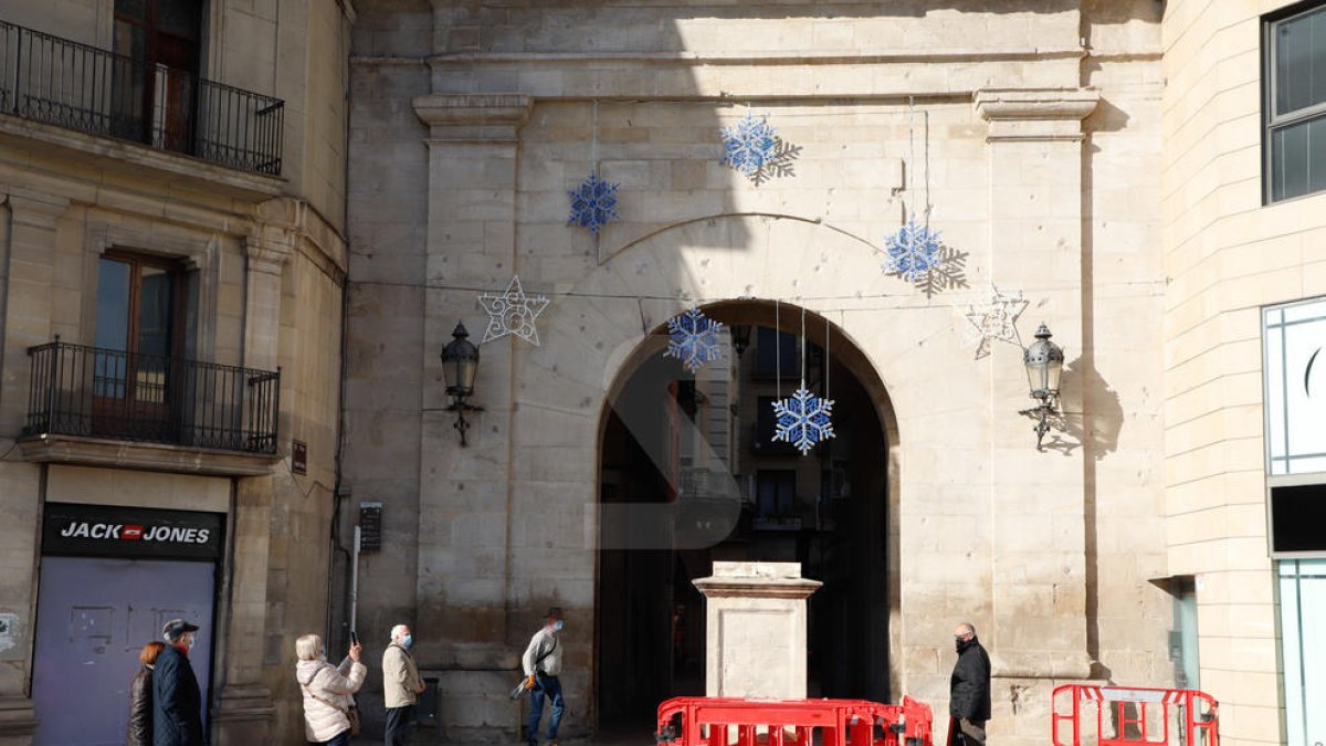 Traslladen l'escultura d'Indíbil i Mandoni de Lleida a Barcelona
