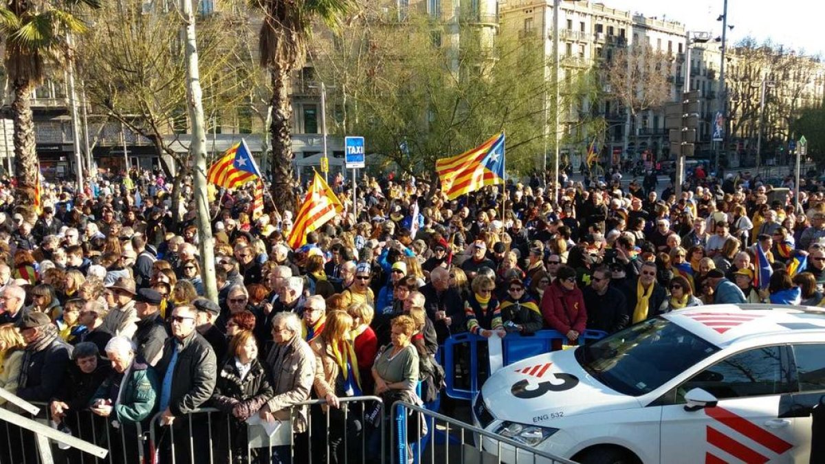 IMATGES. La manifestació contra el judici del procés a Barcelona