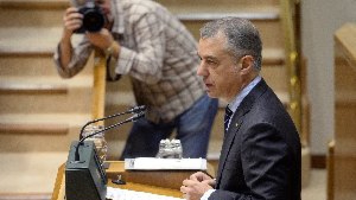 Urkullu creu que hi ha temps encara per a una solució i demana altura de mires