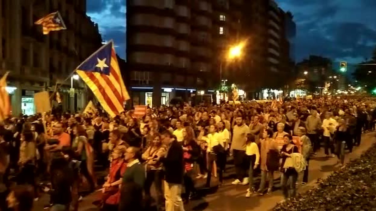 Més d'un miler de lleidatans es manifesten contra el 155