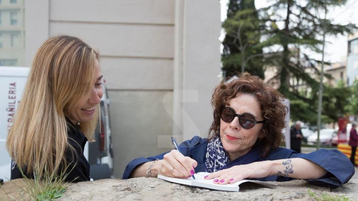 IMATGES. Diada de Sant Jordi 2019