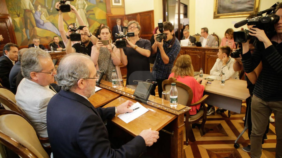 IMATGES del ple de la Diputació.