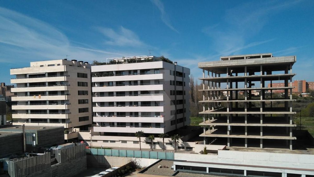 La construcció remunta amb almenys sis promocions en obres o a punt de començar