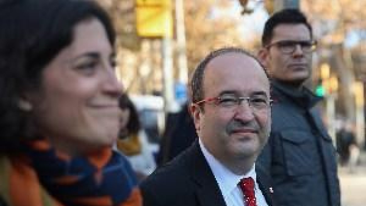 Iceta: Puigdemont debería haberse presentado ante un juez español como Junqueras