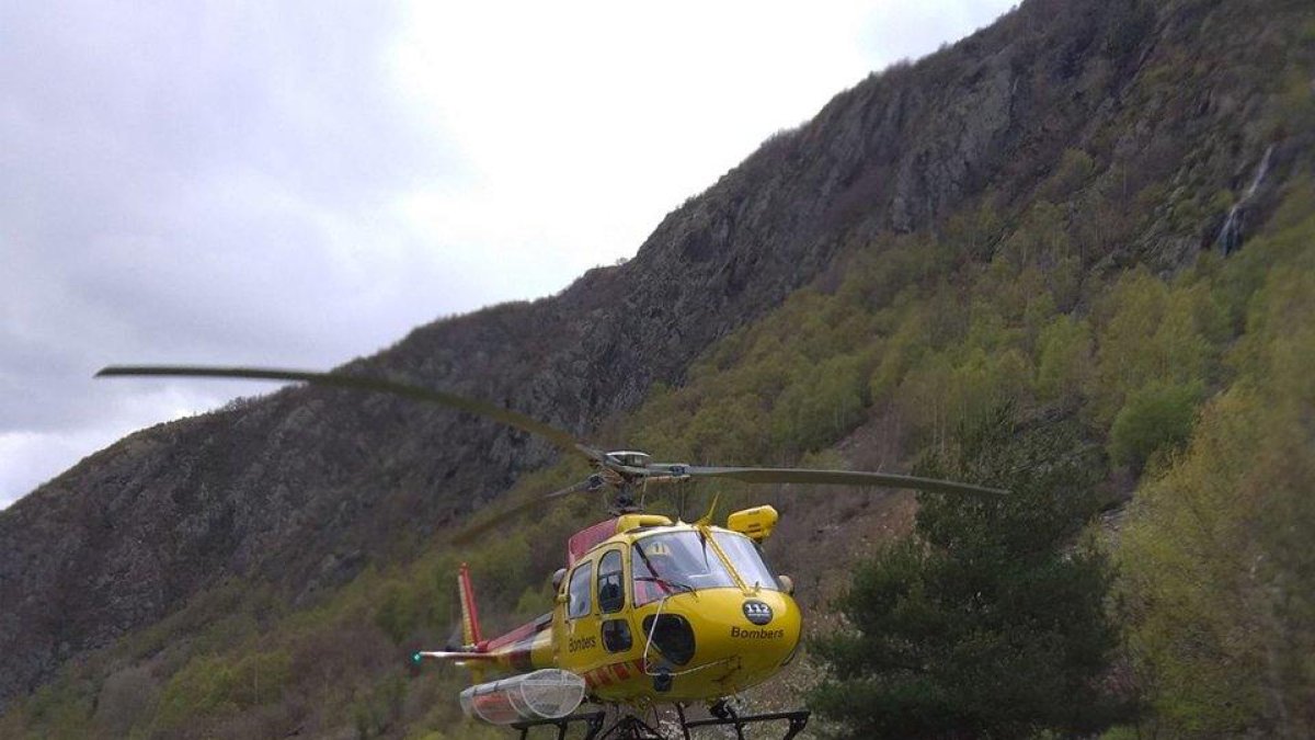 Imagen del helicóptero tras el rescate.