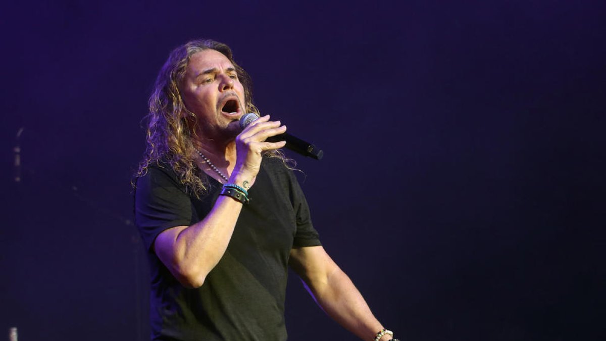 El cantant de Maná, Fher, dilluns a l’actuació a Cap Roig.