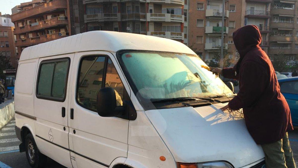 Avisen que la cota de neu pot baixar als 200 metres en les pròximes hores