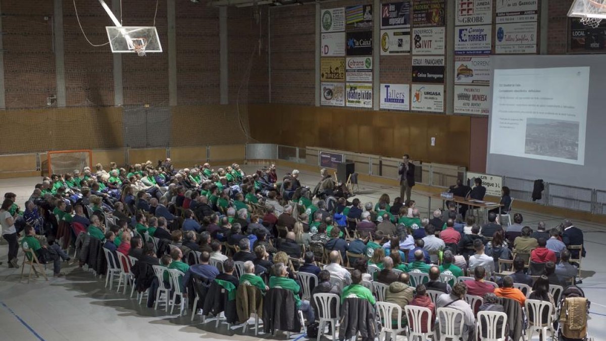 La jornada informativa va ser seguida per nombrós públic al pavelló esportiu de Juneda.
