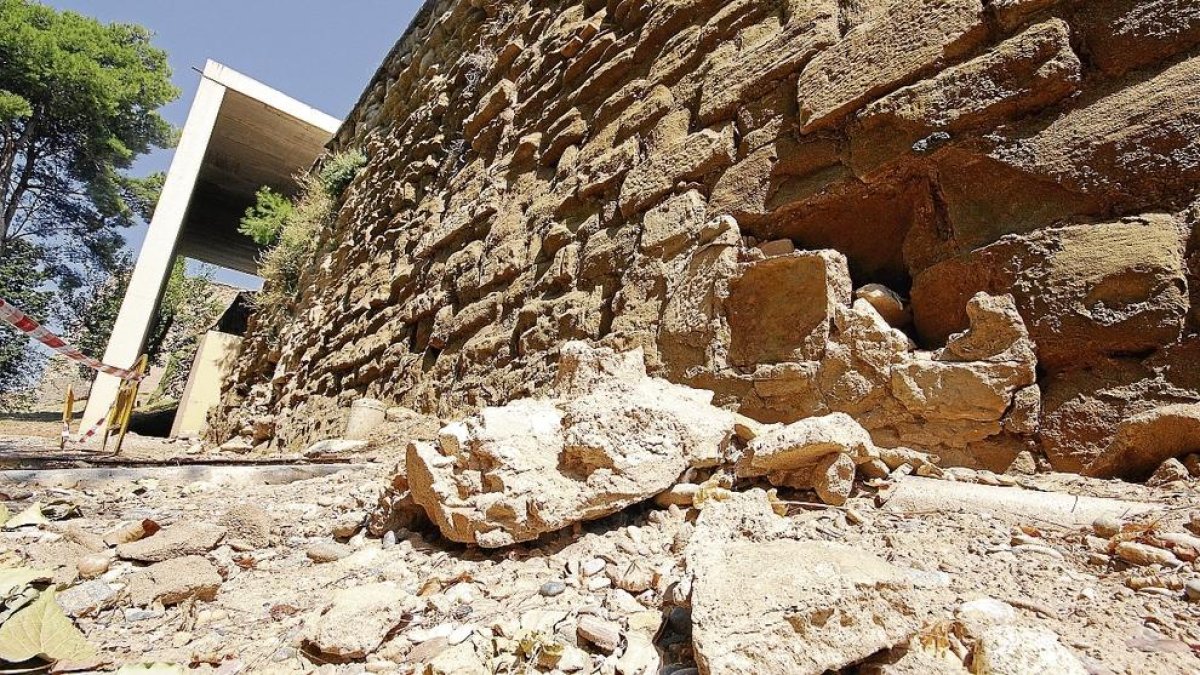 La Paeria inicia la millora de les muralles de la Seu Vella