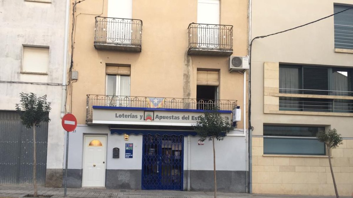 Muere una anciana de 89 años en un incendio en su piso de Juneda
