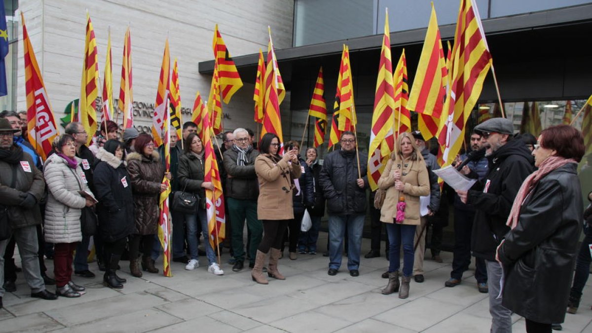 Imatge de dijous passat, quan CCOO i UGT es van mobilitzar a Lleida en defensa del treballador.