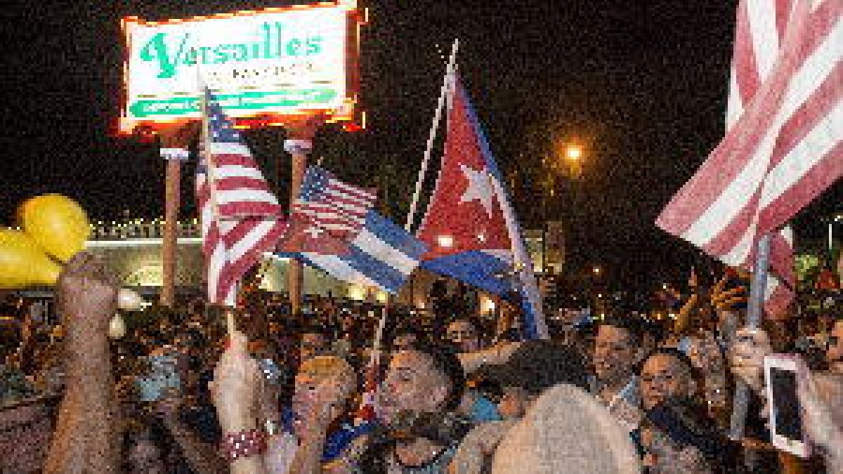 Los cubanos que festejan en Miami quieren contagiar la algarabía a la isla