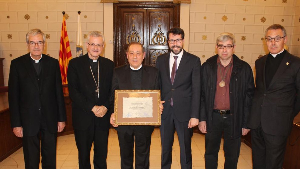 Entregan a Xavier Parés el título de Fill Adoptiu de La Seu