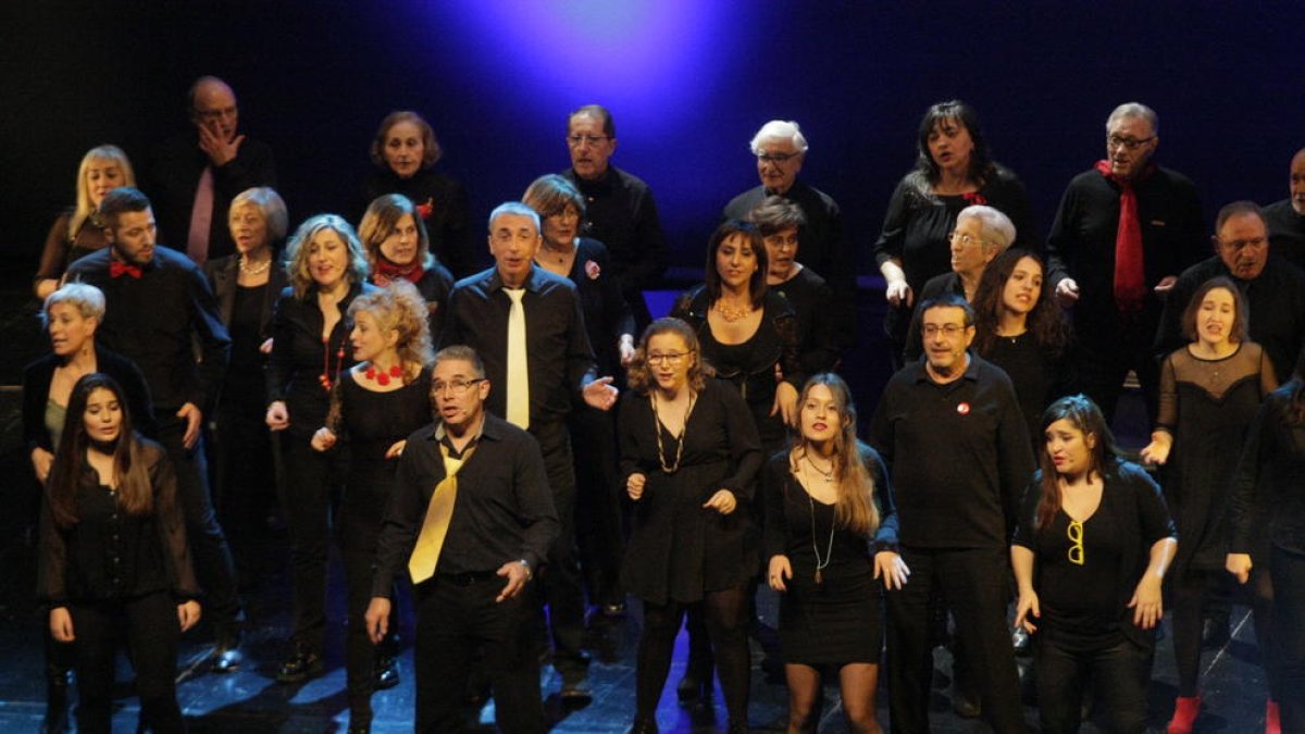 Un momento del espectáculo del Orfeó, que combina las canciones navideñas con ritmos modernos.